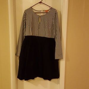 Houndstooth and black long-sleeved dress